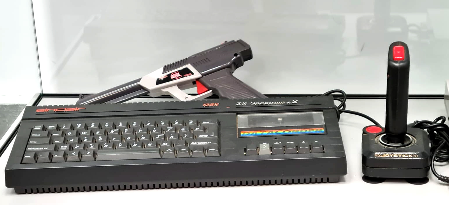 ZX Spectrum +2 y accesorios